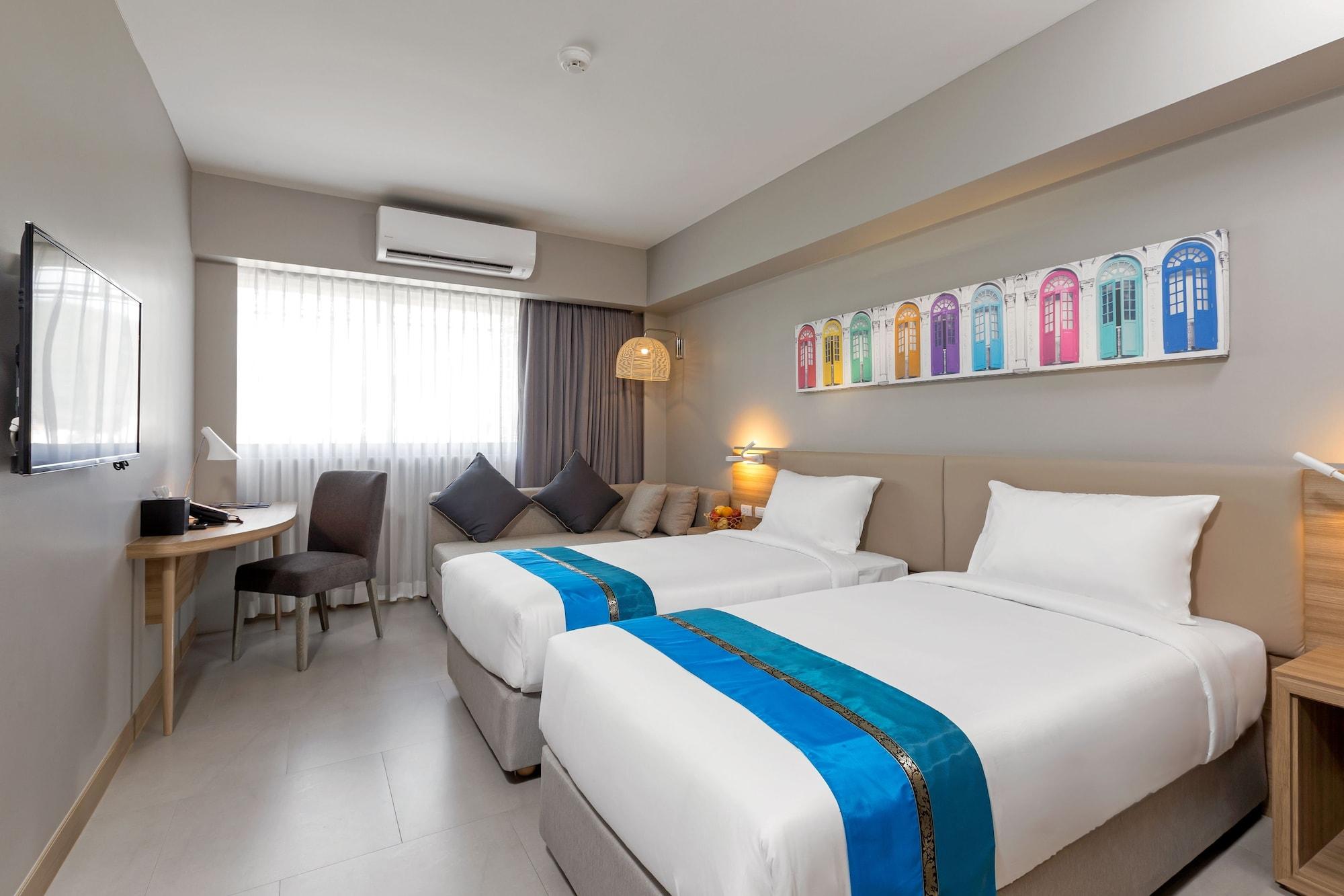 Journeyhub Phuket Patong Hotel Exterior photo