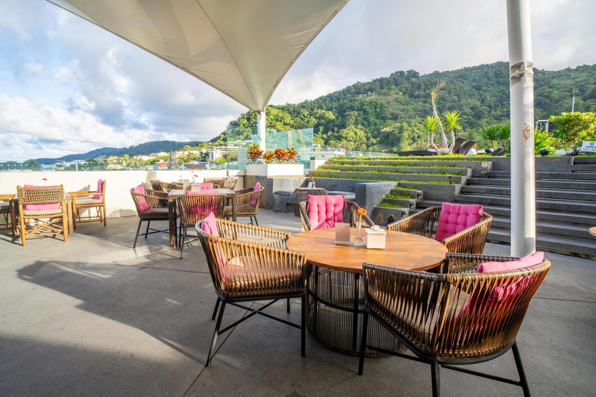 Journeyhub Phuket Patong Hotel Exterior photo