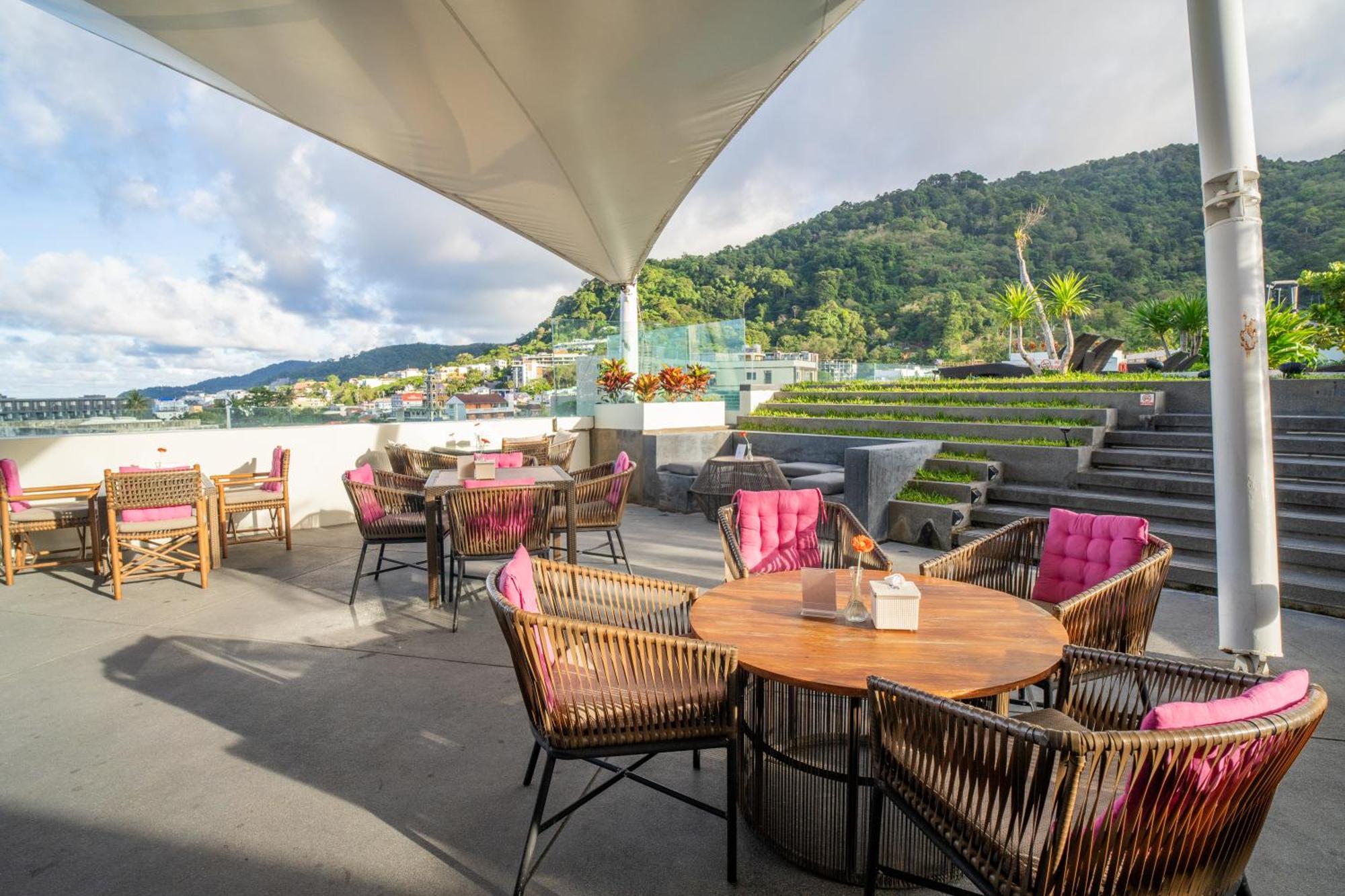 Journeyhub Phuket Patong Hotel Exterior photo