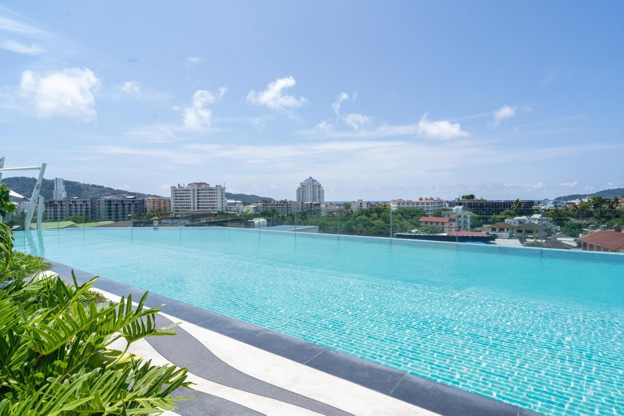 Journeyhub Phuket Patong Hotel Exterior photo