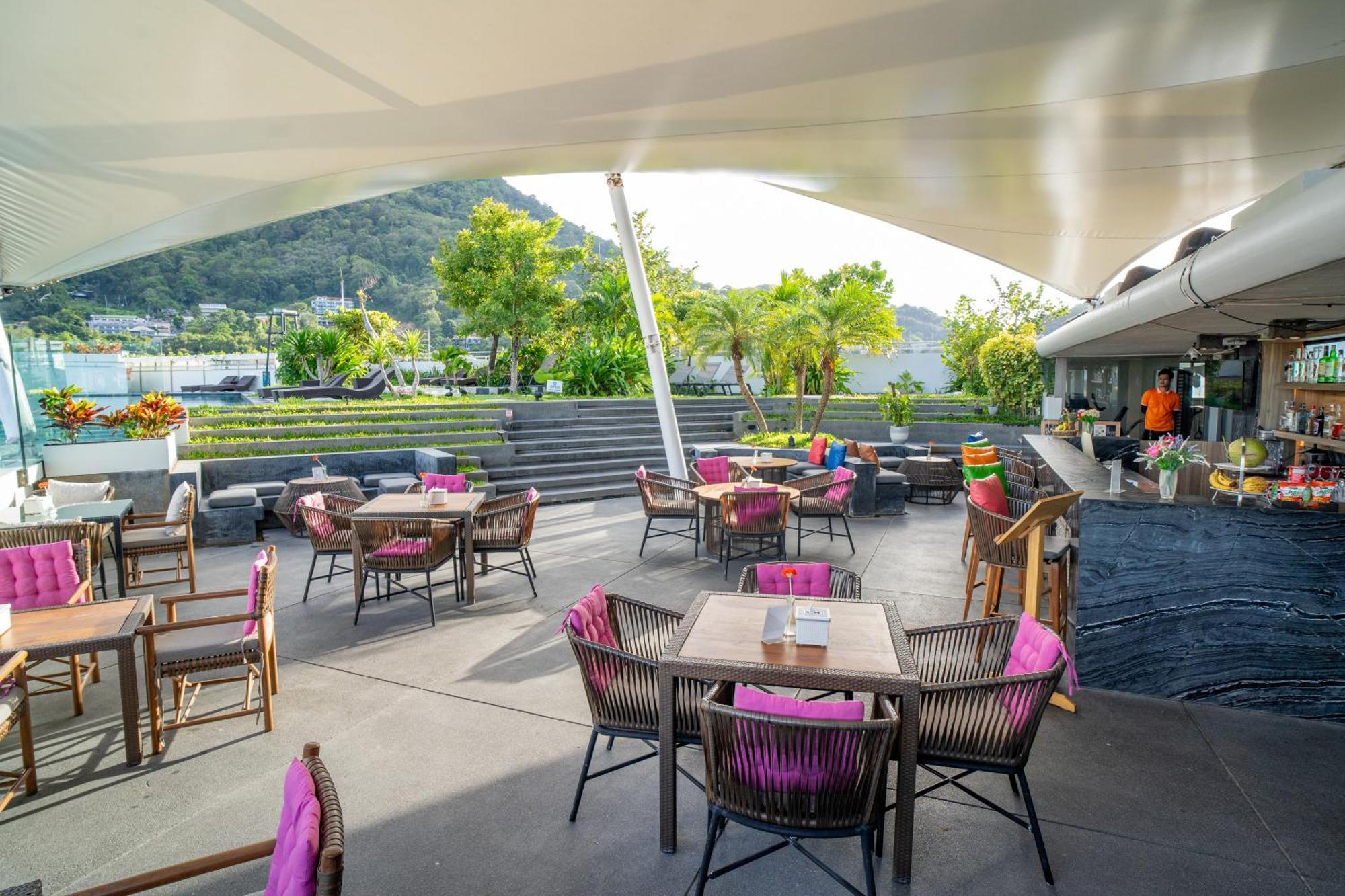 Journeyhub Phuket Patong Hotel Exterior photo