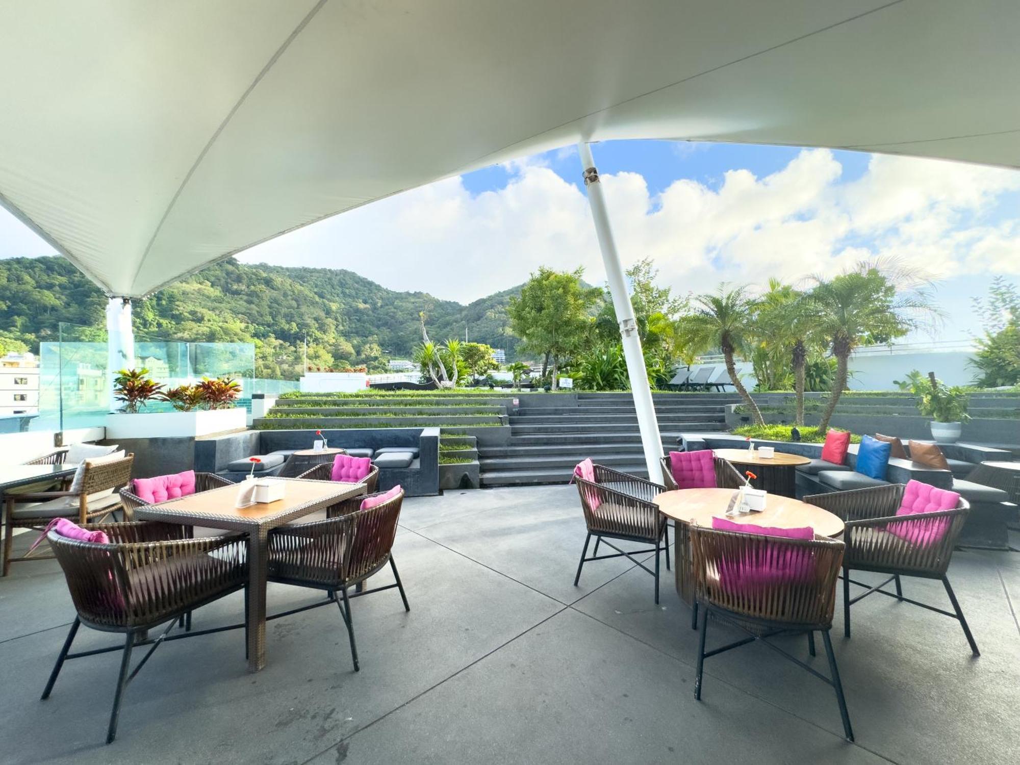 Journeyhub Phuket Patong Hotel Exterior photo
