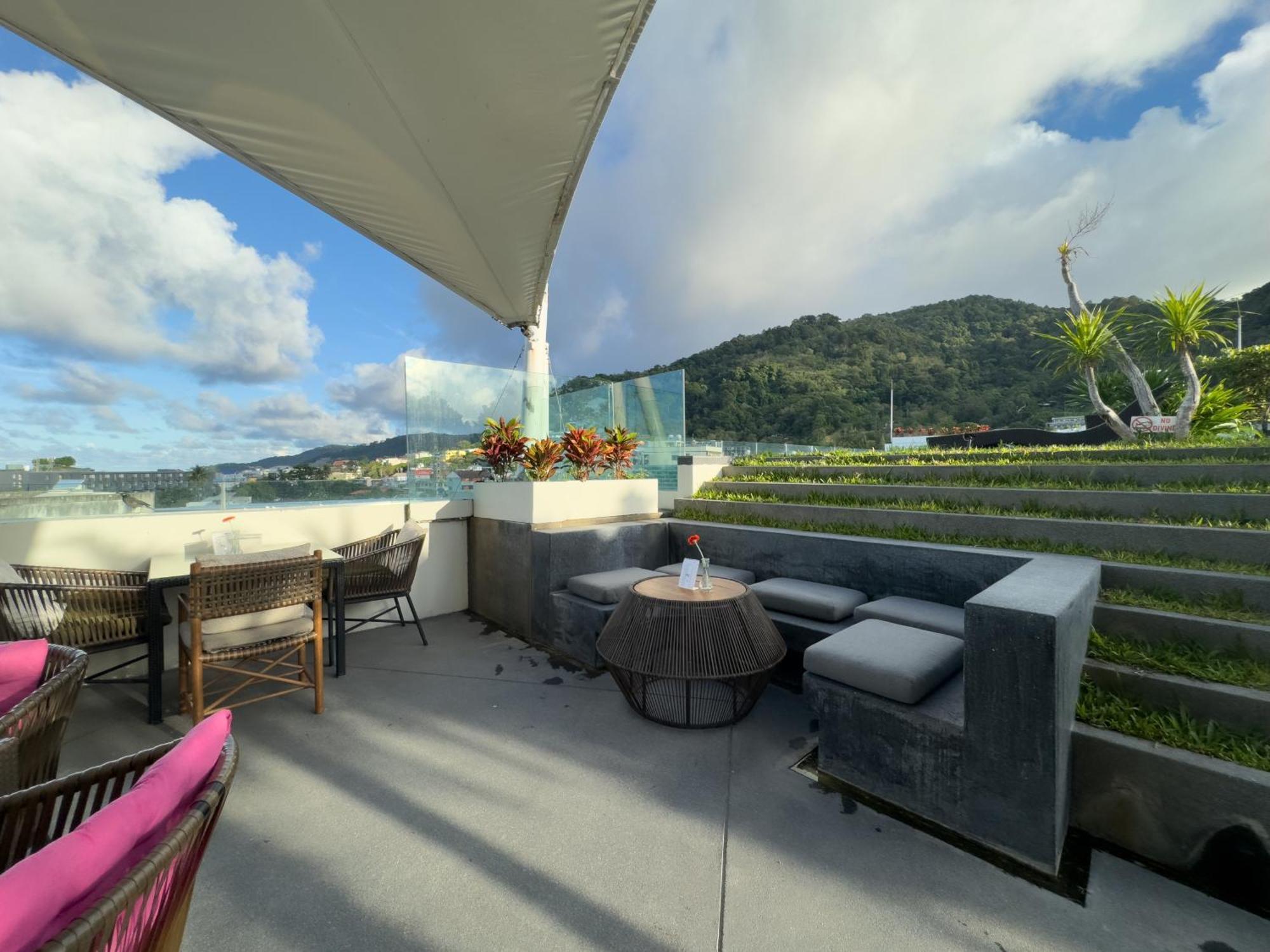 Journeyhub Phuket Patong Hotel Exterior photo