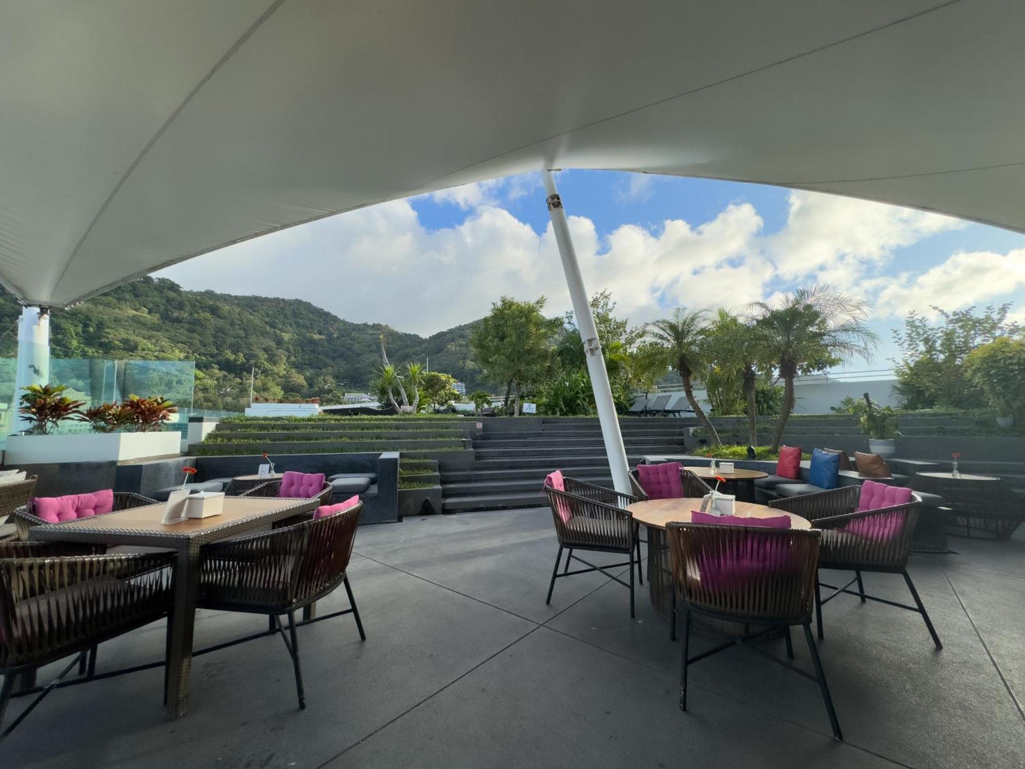 Journeyhub Phuket Patong Hotel Exterior photo